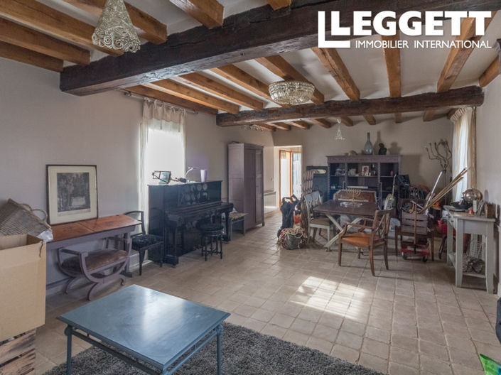 Image No.2-6 Bed Chateaux for sale