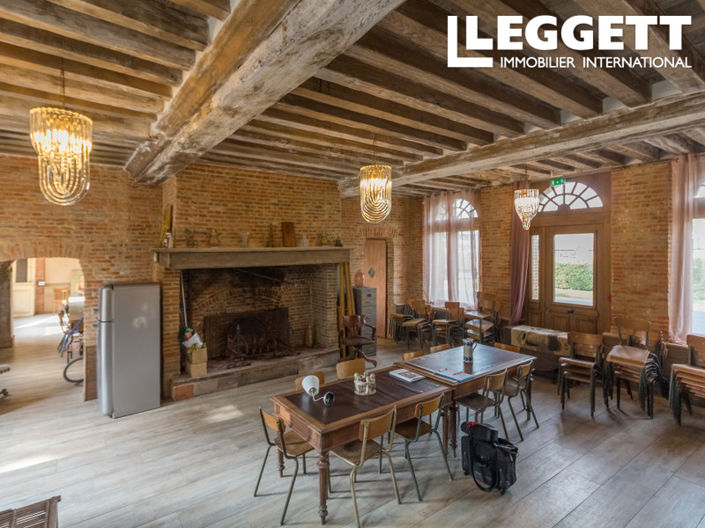 Image No.8-6 Bed Chateaux for sale