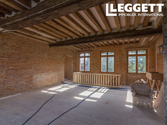 Image No.9-6 Bed Chateaux for sale