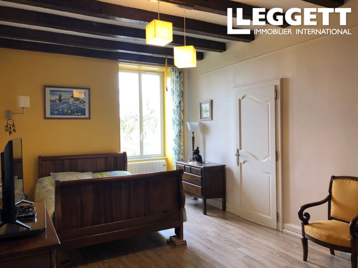 Image No.6-4 Bed House for sale