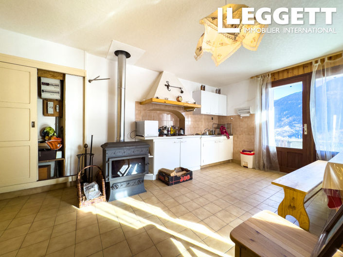 Image No.2-3 Bed House for sale