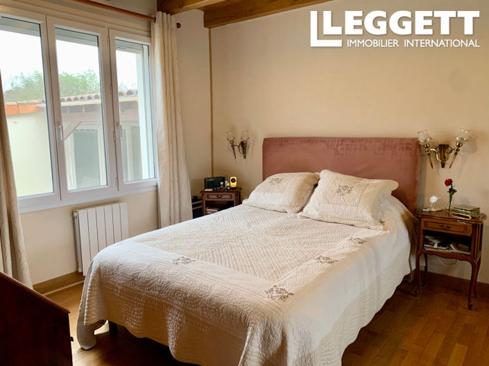 Image No.7-4 Bed House for sale