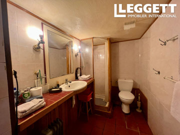 ahr0chm6ly9jzg4uagvzdglhlmltbw8vaw1hz2uvvevom