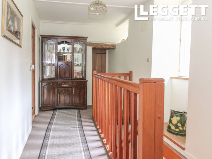 Image No.7-5 Bed House for sale