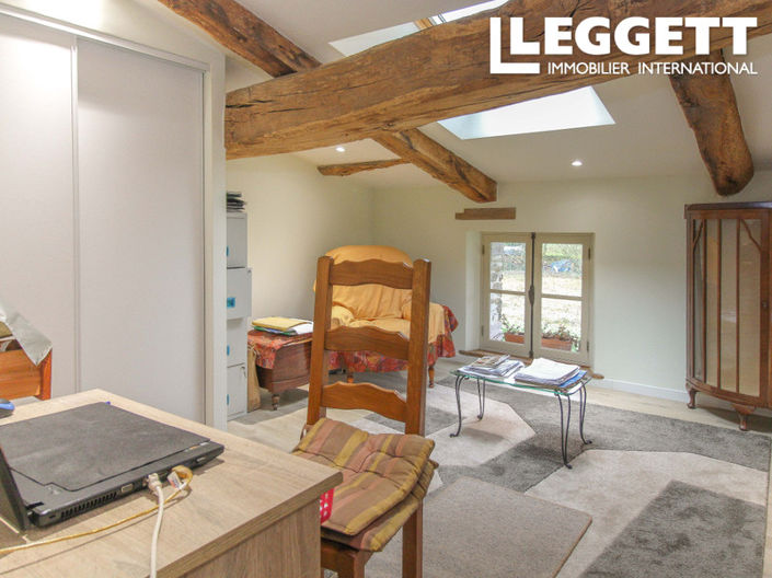 Image No.8-5 Bed House for sale