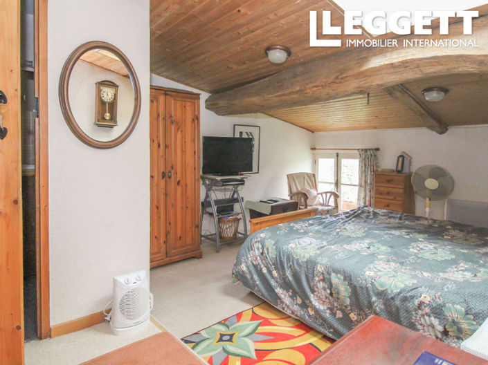 Image No.9-5 Bed House for sale