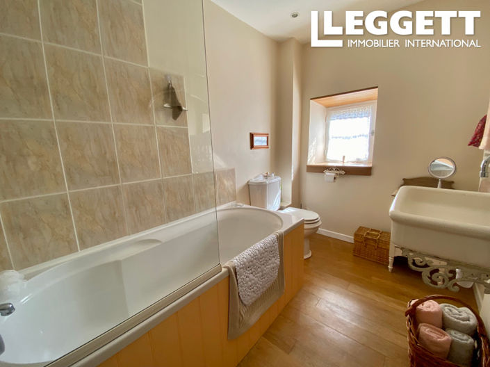 Image No.7-3 Bed House for sale