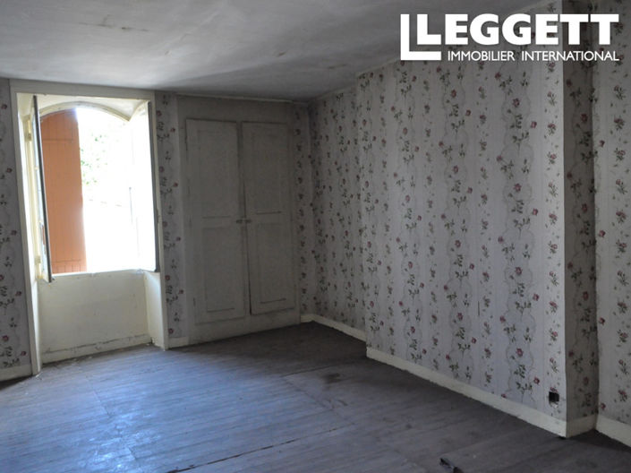 Image No.8-6 Bed House for sale