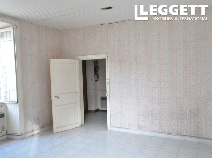 Image No.9-6 Bed House for sale