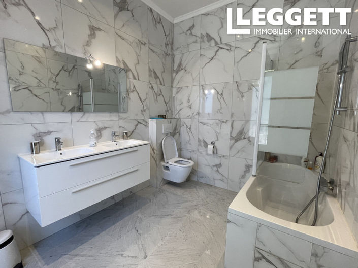 Image No.10-3 Bed Apartment for sale