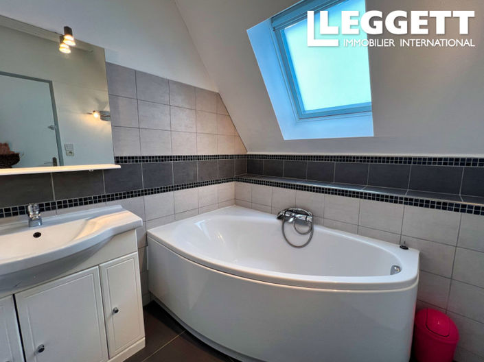 Image No.10-4 Bed House for sale