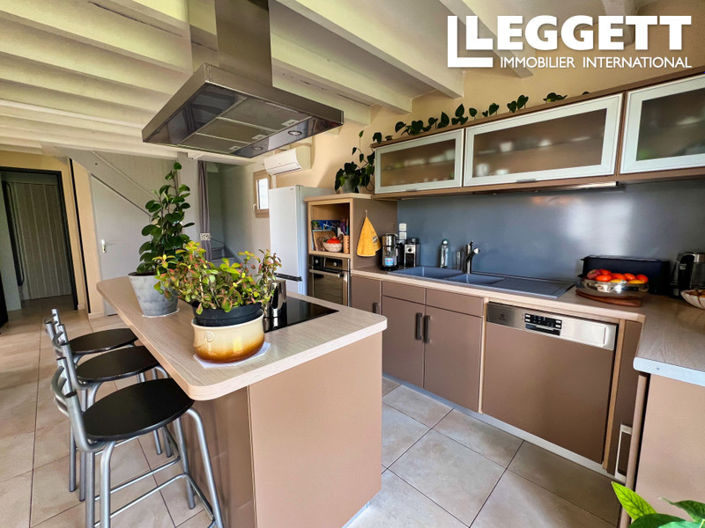 Image No.6-4 Bed House for sale