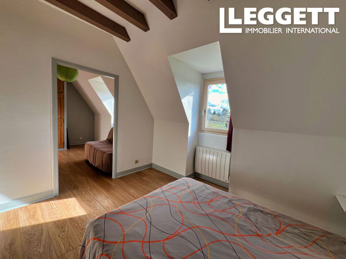 Image No.8-4 Bed House for sale