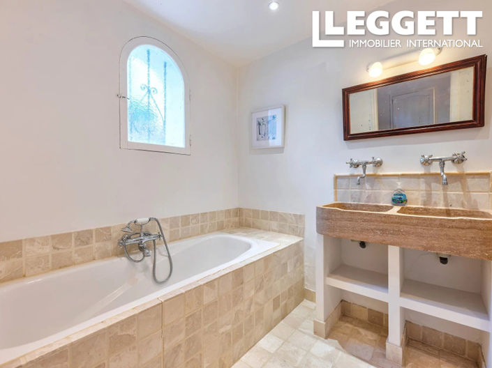 Image No.10-5 Bed House for sale