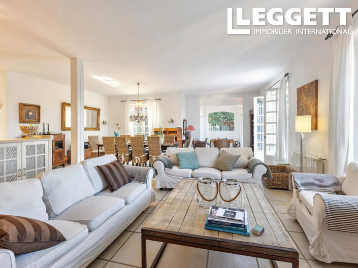 Image No.3-5 Bed House for sale