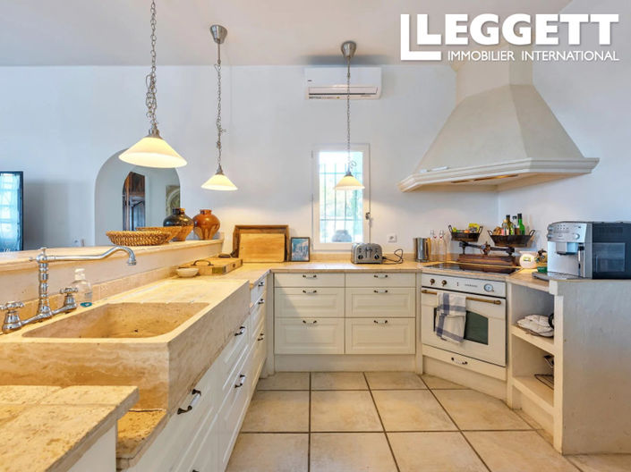 Image No.5-5 Bed House for sale