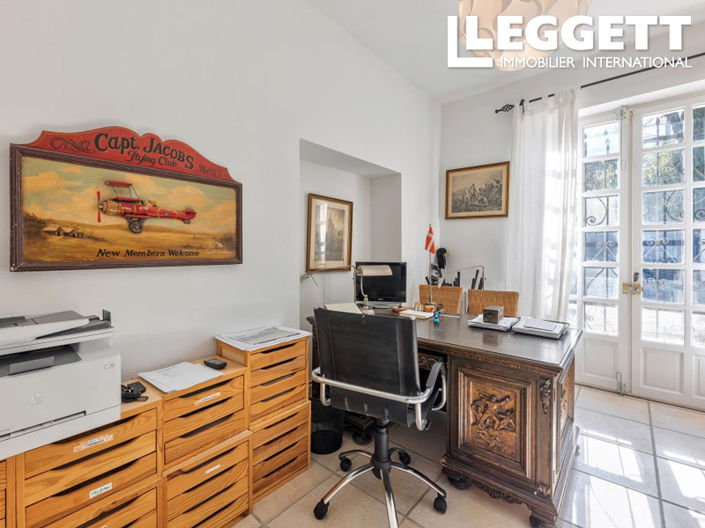 Image No.9-5 Bed House for sale