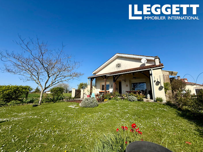 Image No.2-Maison de 6 chambres à vendre à Brie-sous-Chalais