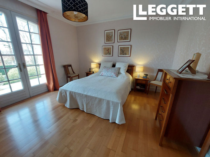 Image No.9-7 Bed House for sale