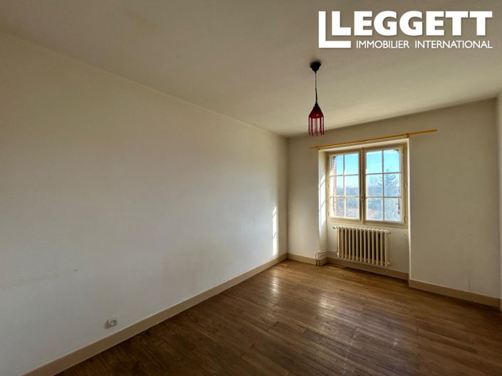 Image No.8-5 Bed House for sale