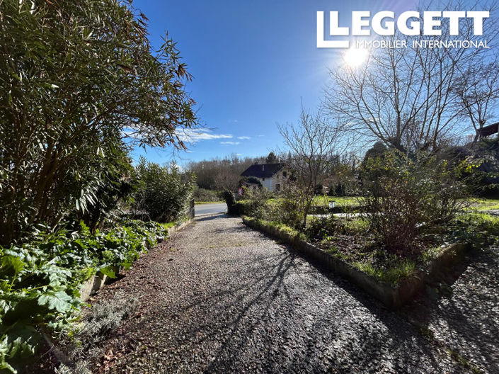 Image No.9-5 Bed House for sale