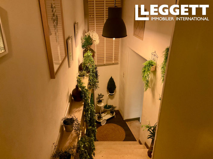 Image No.6-16 Bed House for sale