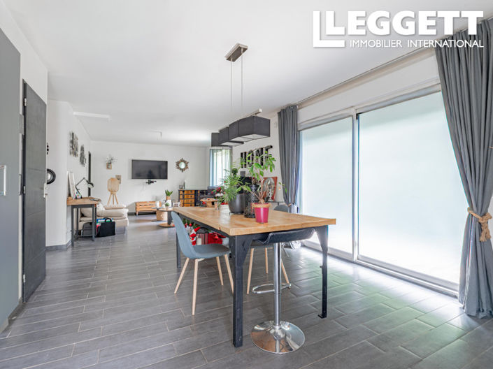 Image No.6-4 Bed House for sale