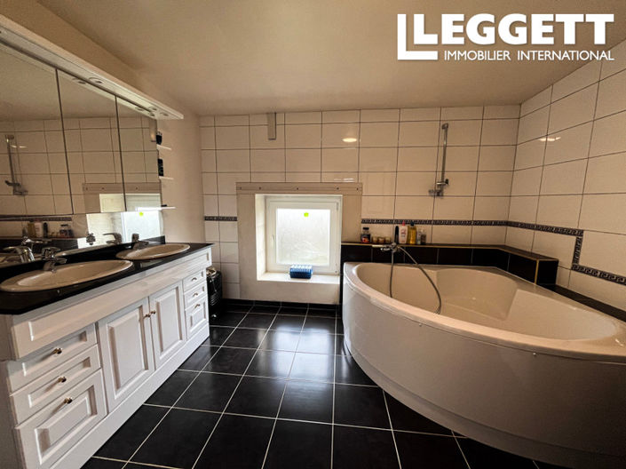 Image No.10-2 Bed House for sale