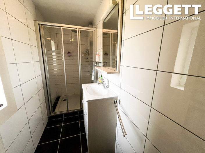 Image No.8-2 Bed House for sale