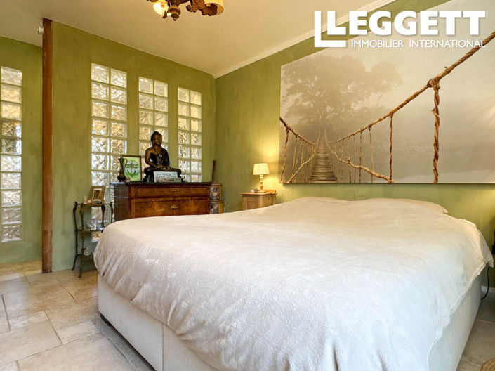 Image No.9-3 Bed House for sale