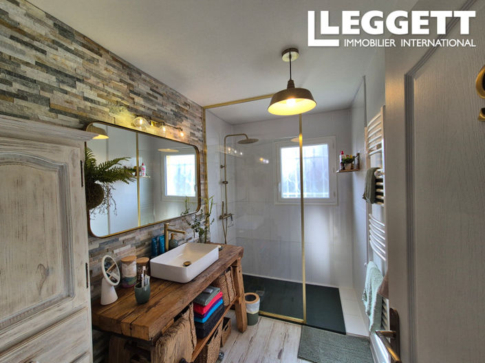 Image No.10-3 Bed House for sale