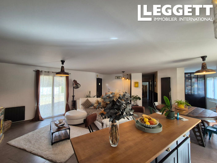 Image No.6-3 Bed House for sale