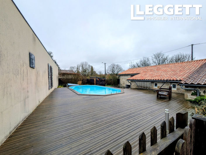 Image No.2-6 Bed House for sale