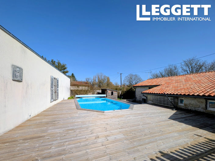 Image No.2-6 Bed House for sale