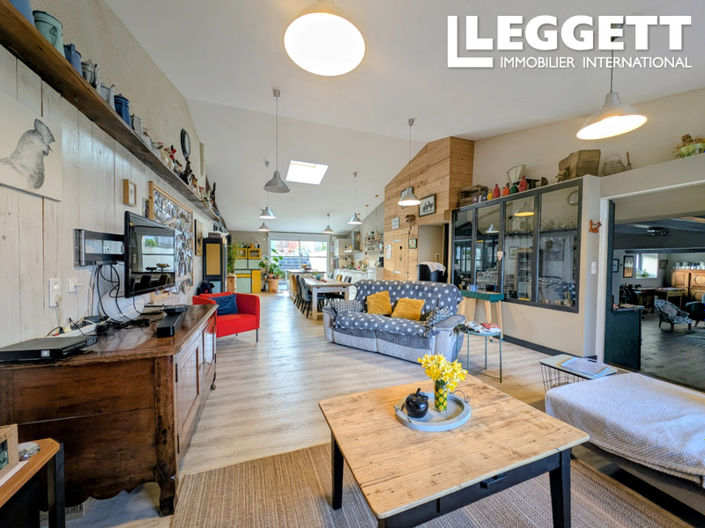 Image No.5-6 Bed House for sale