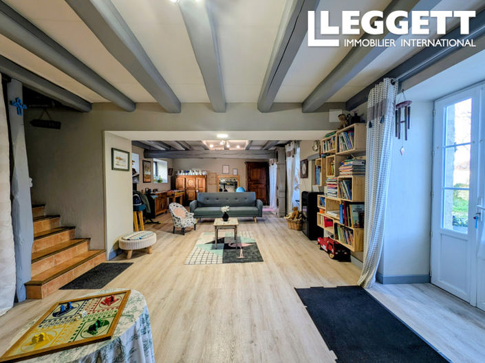 Image No.6-6 Bed House for sale