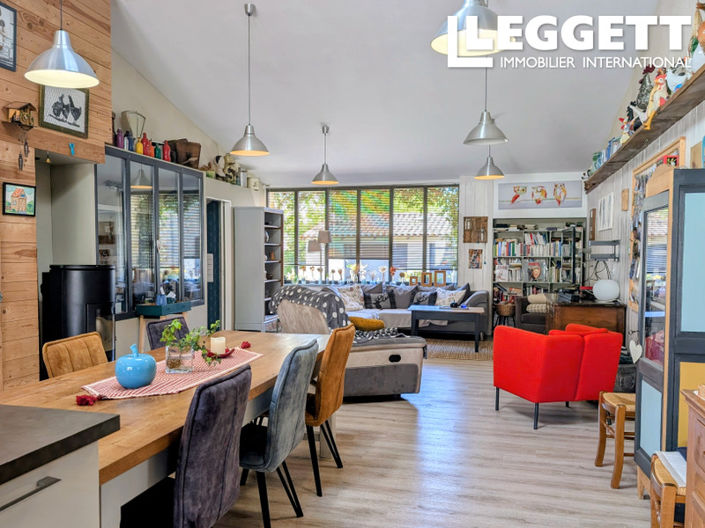 Image No.6-6 Bed House for sale