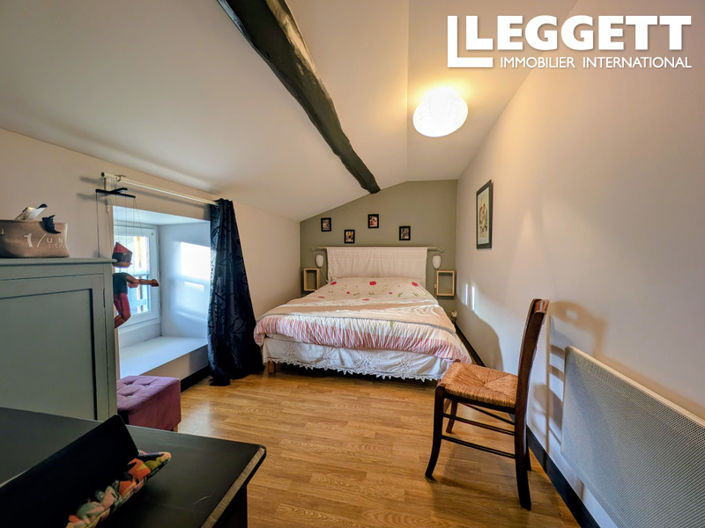 Image No.8-6 Bed House for sale