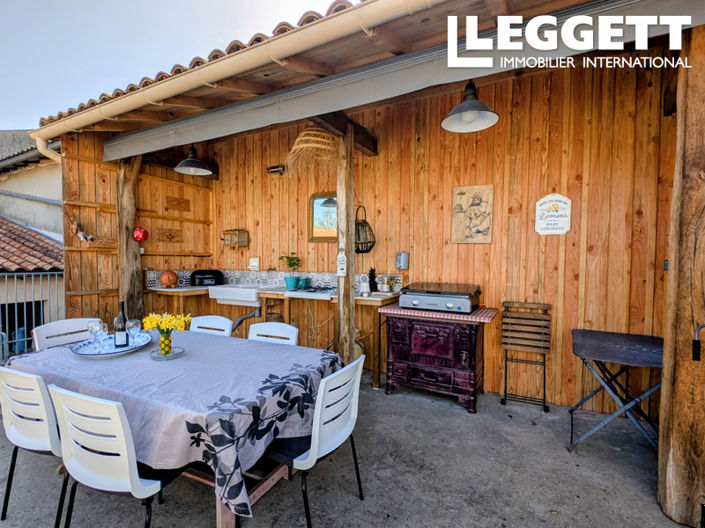 Image No.9-6 Bed House for sale