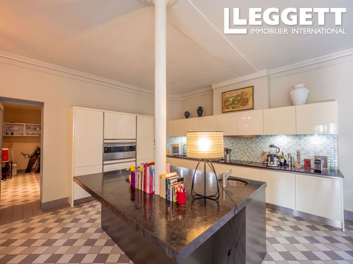 Image No.8-6 Bed House for sale