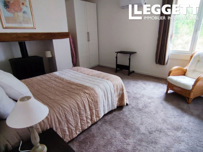 Image No.6-12 Bed House for sale