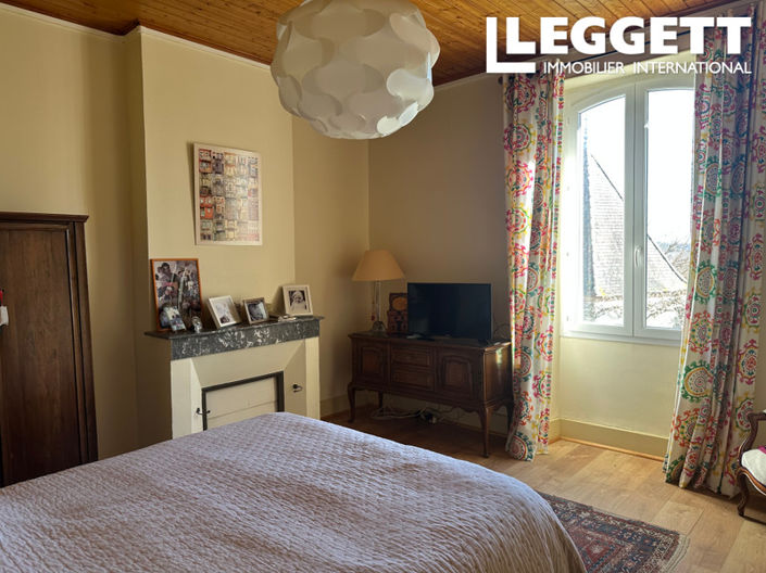 Image No.7-4 Bed House for sale