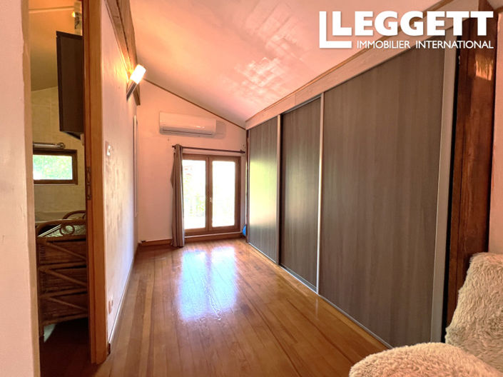 Image No.5-2 Bed House for sale