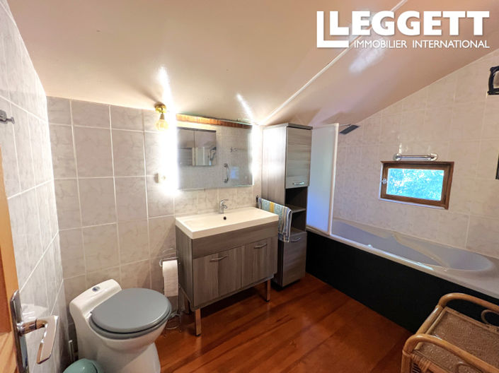 Image No.6-2 Bed House for sale