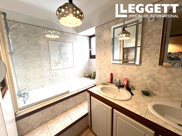 Image No.9-2 Bed House for sale