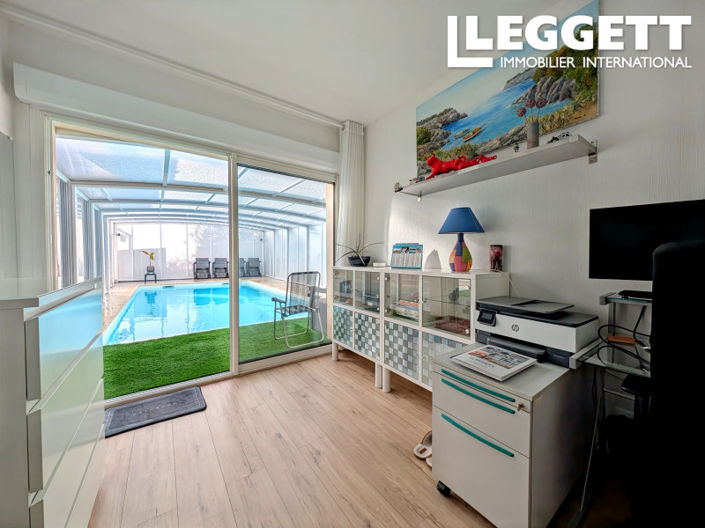 Image No.5-2 Bed House for sale