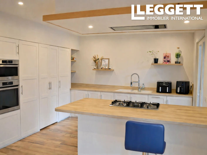 Image No.7-4 Bed House for sale