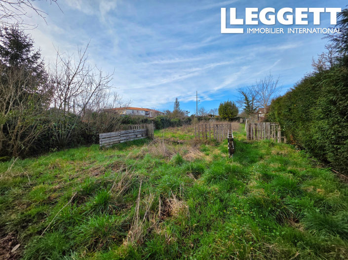 Image No.8-6 Bed House for sale