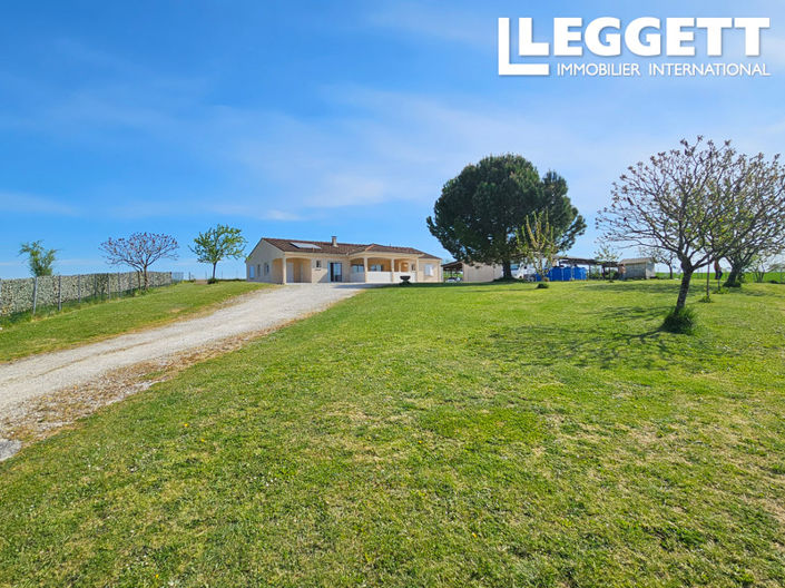 Image No.10-Maison de 5 chambres à vendre à Saint-Quentin-de-Chalais
