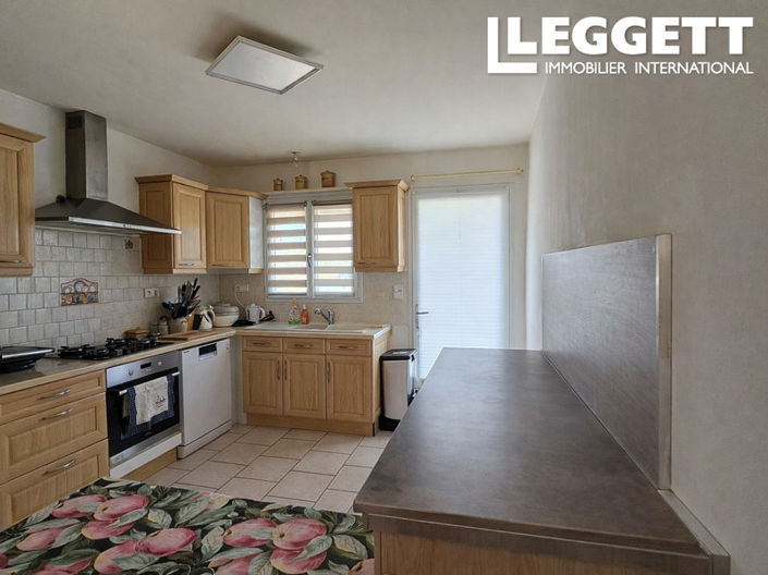 Image No.4-Maison de 5 chambres à vendre à Saint-Quentin-de-Chalais